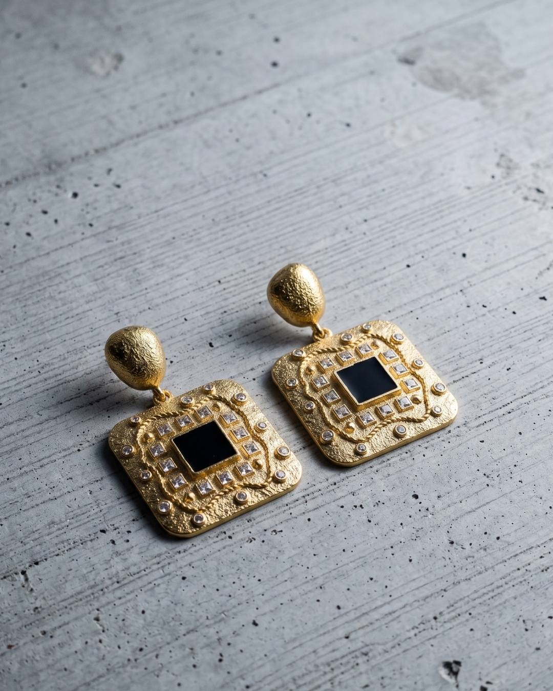 Monolith Square Drop Earrings frontend image