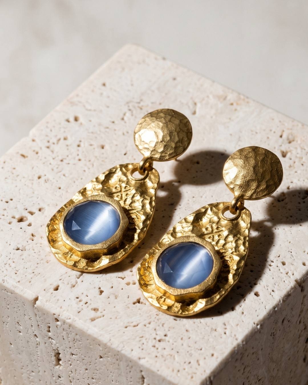 Ancient Shield Cat's Eye Earrings frontend image